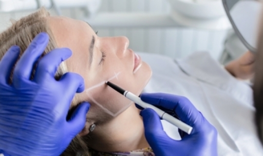 Merdiven altı estetik yüz anatomisini bozabilir